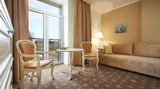 Фэмили студио