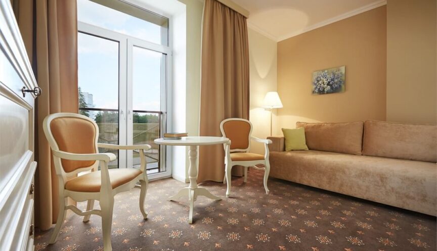 Фэмили студио